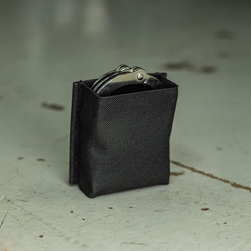 Esstac Handcuff KYWI Pouch | Color: Black